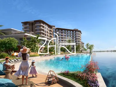 Waterfront Living |Garden View | Balcony