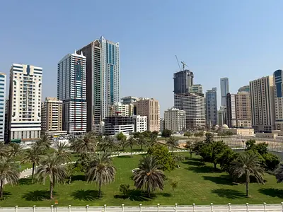 إطلالة  مفتوحة|باركنغ مجانا | بلكونة|غرفة خادمة_تسهيلات بالسداد_ بتصميم عصري وتشطيب راقٍ بمساحة 1500قدم، موقع حيوي، برج راقي عائلي.