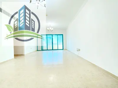 Spacious 3 BR Flat--Rent 90K -Store-Close to Metro