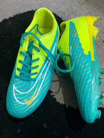 Nike Vapor Soccer Cleats - EUR-37
