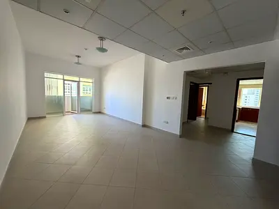 افخم غرفتين نوم ماستر وصاله باطلاله مفتوحه مع بلكونه | غرفه خادمه | تاني ساكن | خزائن حائط | علي مخرج دبي | تكييف وغاز مركزي | عائلات | صيانه مجانيه