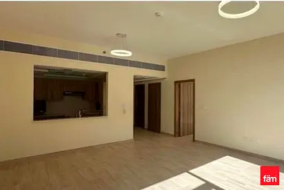 SPACIOUS UNIT | UN FURNISHED | VACANT