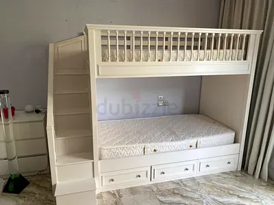 Selling Top quality Pottery barn Bunk Bed with two mattresses Like Brand new condition