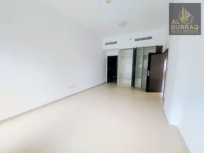 Closed Kitchen / Prime Location / Huge Layout / Unfurnished
