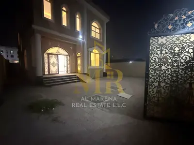 Take advantage of this exceptional opportunity to own a luxurious villa with an architectural design, including electricity and water, in the heart of