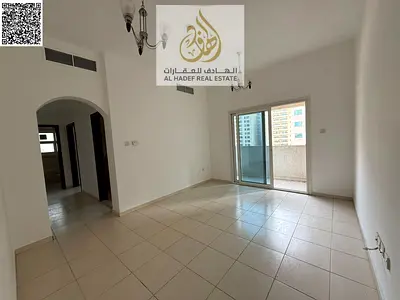 غرفة وصالة للإيجار | المجاز 3 – الشارقة | بلكونة بإطلالة مفتوحة | سكن عائلات | 38,000 درهم
