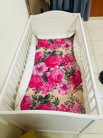 Ikea Baby Crib with mattress