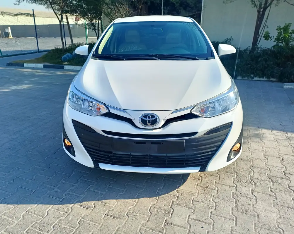 Toyota Yaris 2020 — photo 1 of 6