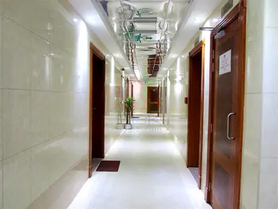 One Month Rent Free-Spacious 2 BR Flat
