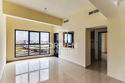 Top Location | Stunning Views | Mid Floor