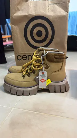 (FREE DELIVERY) Lee Cooper Boots