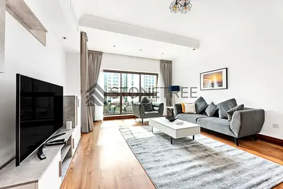 12 CHEQUES | Large Layout | Prime Location