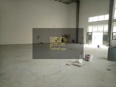Available for annual rent in Umm Al Quwain, Umm Al Thaoub 3 adjacent warehouses The total area is 13,000 square feet Total electricity 220 kw The con