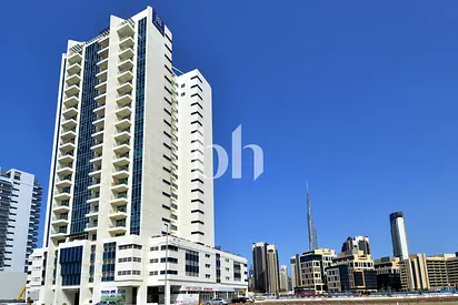 Managed | Mid Floor | Unfurnished | Community View