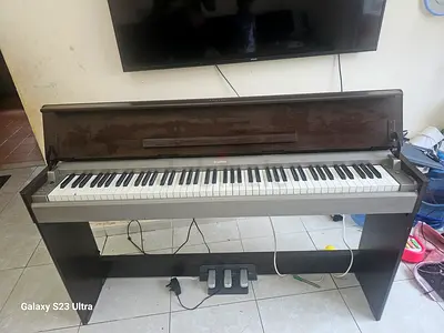 ARIUS PIANO FOR SALE