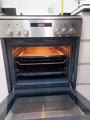 Siemens latest model top gass oven electric size 60cm for sale