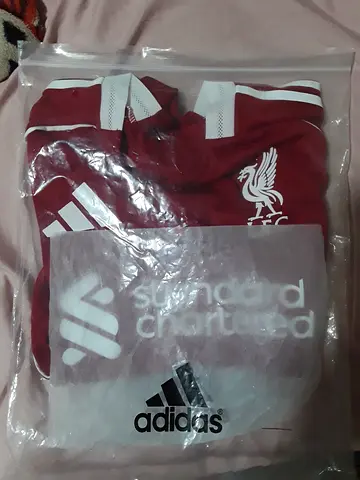 Selling liverpool 25/26 home shirt