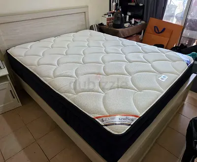 King Koil mattress+bed 2-year used, good condition, original 10-year warranty certidicate  inv