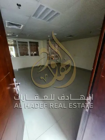 🏡 استوديو للإيجار في مويلح – مساحة كبيرة في موقع مميز