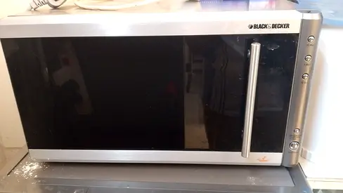 Black  Decker countertop microwave - used, working