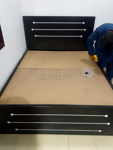 Sturdy Black Platform Bed with Modern Design
