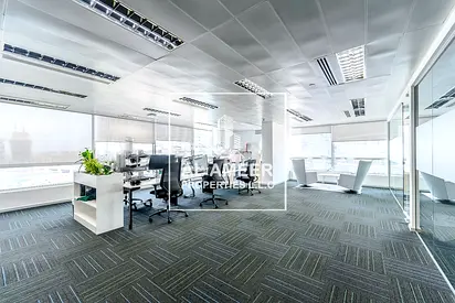 مكتب مفروش | برج كونكورد | إطلالة جزئية على البحر والمارينا