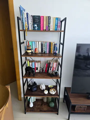 Stylish Brown Bookcase with 5 Shelves.