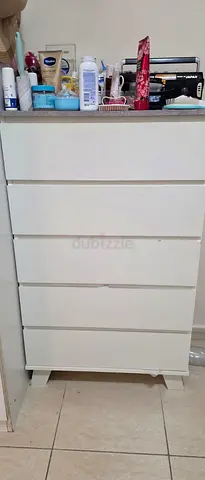 Stylish Storage Cabinet with Drawers