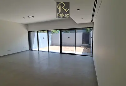 4-bedroom th | for rent | ready to move | Robinia Masaar |