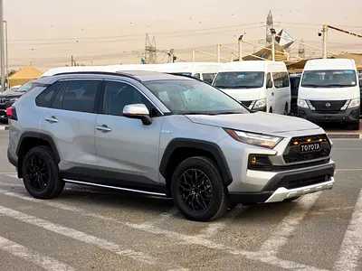 2022 Toyota Rav4 XLE Premium - Hybrid 2.5L AWD - Full Option Radar  Trunk Auto