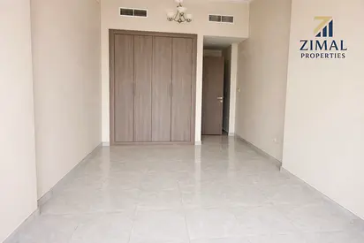 Luxurious 1bhk apartment available close to pond park