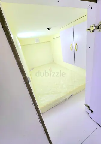 FULLY CLOSE PARTITION AVAILABLE