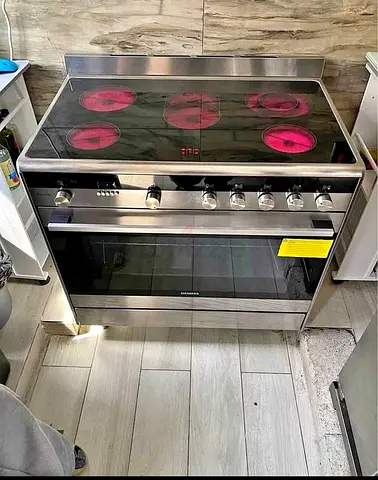 Siemens iq700 Electric ceramic cooker 90cm latest model