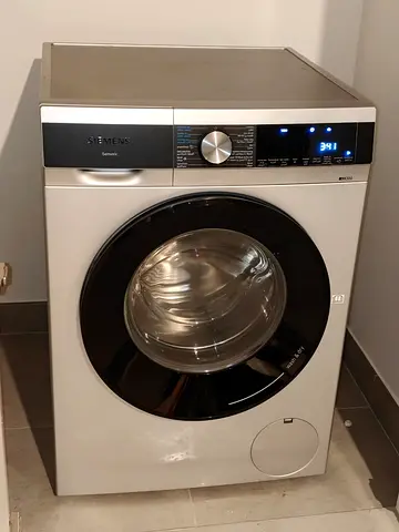 Siemens IQ300 Latest Model 9kg Washer And 6kg Dryer 2in1 for sale Same Like New Condition