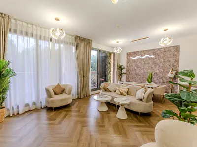 Modern 2BR | Fully Furnished| Upgraded | VOT
