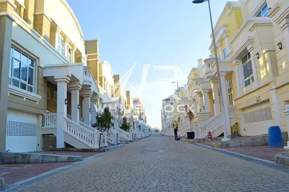 Spacious 4BR Villa | Exclusive Community