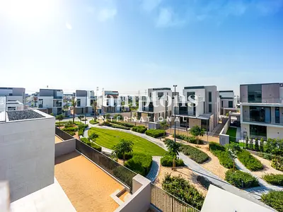 Green View | Morning Sun | Roof Lounge