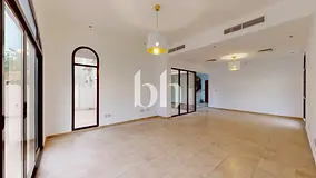 Middle Unit | Single Row | Vacant | Private Garden