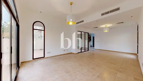 Middle Unit | Single Row | Vacant | Private Garden