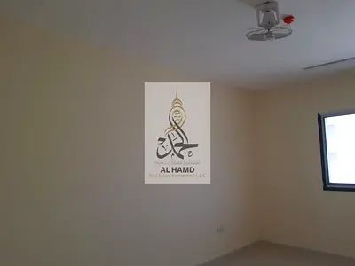 للإيجار أستوديو مساحة كبيرة بأم القيوين موقع مميز