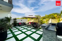 Single Row | Fully upgraded | Closed kitchen |