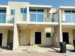 Furnished |Single Row Middle Unit | Ready to Move