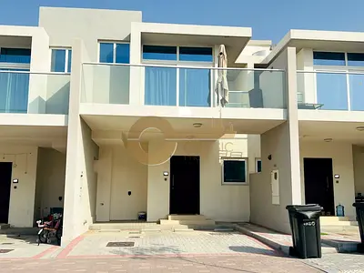 Furnished |Single Row Middle Unit | Ready to Move