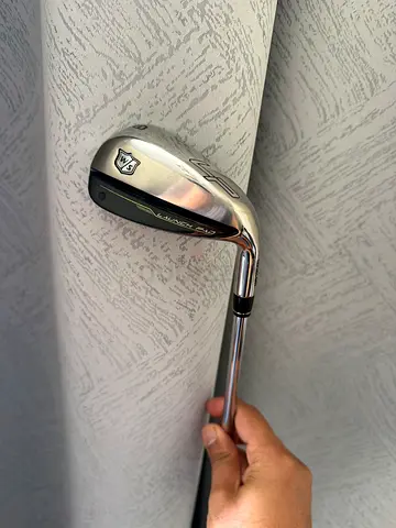Wilson Staff Launch Pad 9 iron