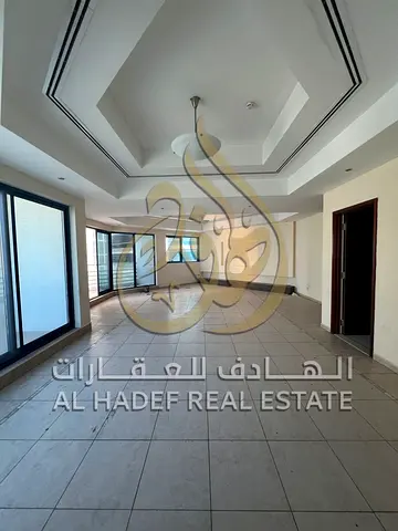 أجمل وأوسع شقة 3 غرف وصالة في المجاز 1 مع بلكونة وإطلالة بحرية، تراس واسع، غرفة خادمة وغرفة غسيل، جميع الغرف ماستر، مميزات مجانية مميزة بسعر 85 ألف سن