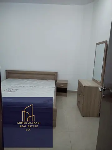غرفة وصالة للبيع مع الأثاث