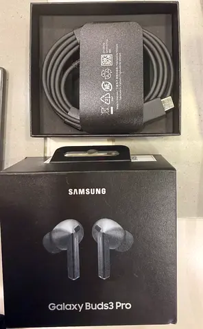 Wireless Earbuds with Charging Case