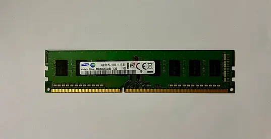 Samsung 4GB DDR3 RAM stick