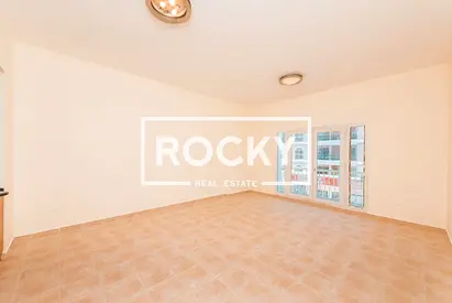 Spacious 2 B/R | Refurbished | Parking