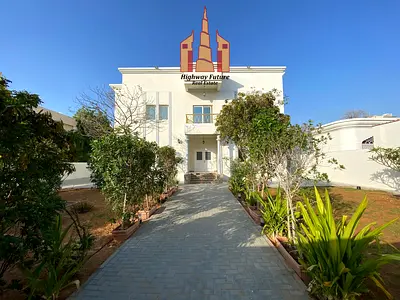 4 Bedroom Big 2 Hall Majlis Maids room Maids room big gardan parking